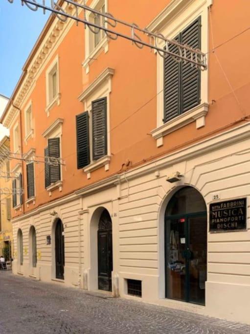 Appartamento Centro Storico Nuovo E Ristrutturato Пезаро Екстер'єр фото
