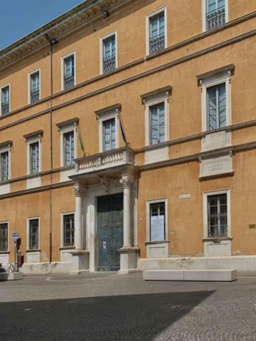 Appartamento Centro Storico Nuovo E Ristrutturato Пезаро Екстер'єр фото